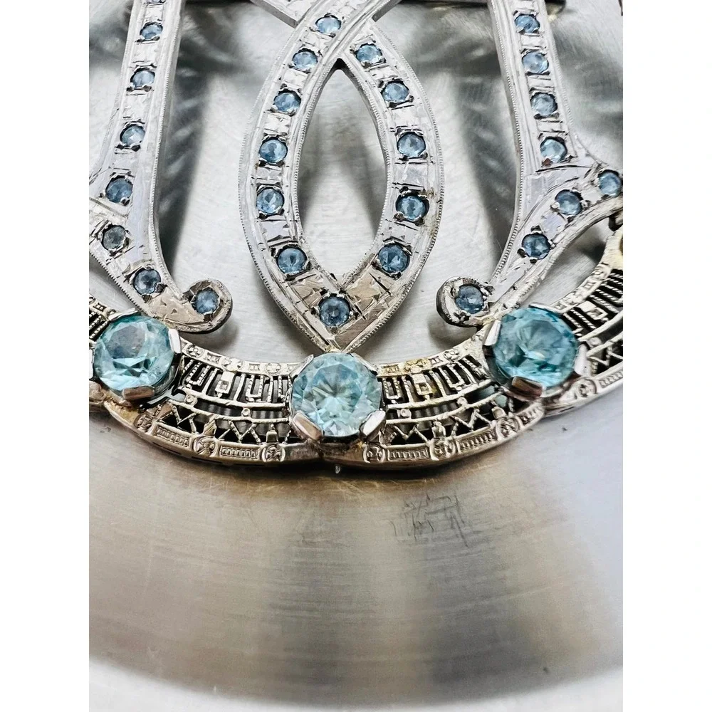 Art Deco 14k White Gold Frame Blue Stone Filigree Design Monogram "M" Brooch - Picture 10 of 13